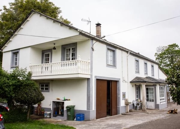 Galicia, Lugo, Vilalba ,Turbelas, chalet, vista lateral              