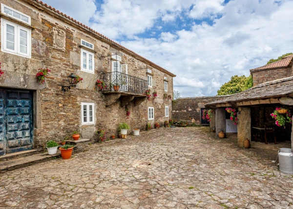 1793-Galicia, Arzua, Manor house, patio