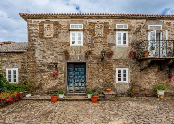 1793-Galicia, Arzua, Pazo, patio interior 2