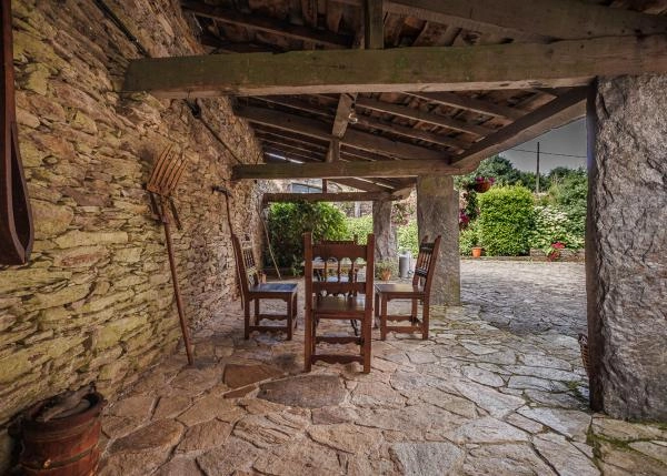 1793-Galicia, Arzua, Pazo, patio interior 4