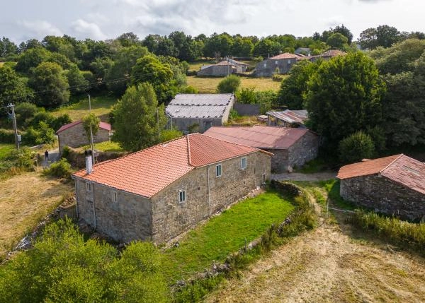 Galicia, Orense, Montederramo, casa labranza, vista area 5