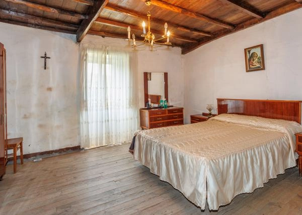 Galicia, Orense, montederramo, casa de campo  habitacion 2