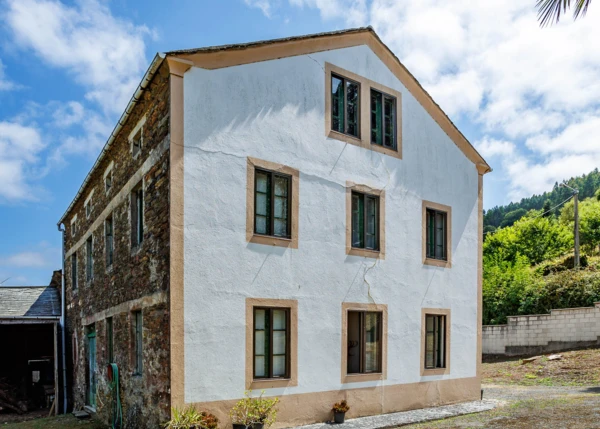 Galicia, Lugo, Riotorto, country house lateral view