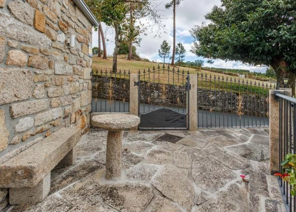  Galicia, Pontevedra, Rodeiro, country house, gate to garden