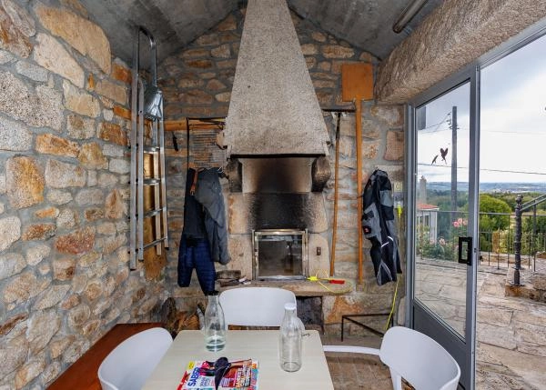 Galicia, Pontevedra, Rodeiro, country house, outside dining area 