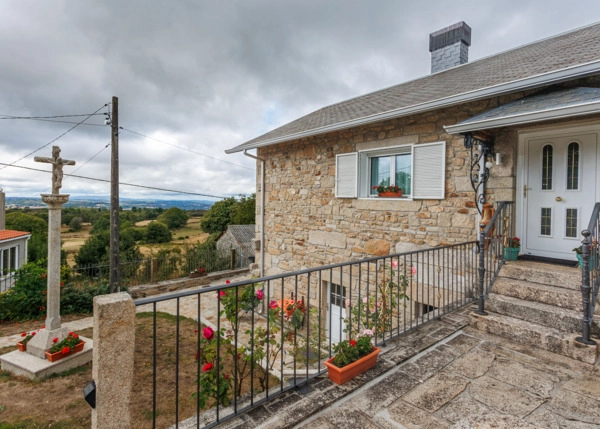  Galicia, Pontevedra, Rodeiro, casa de campo, entrada principal