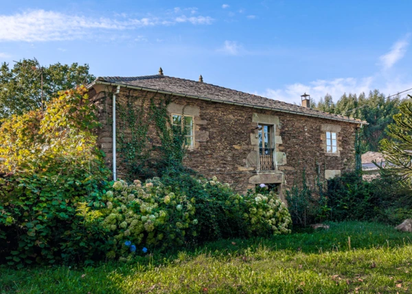 1836- Galicia, Lugo, castro de Rei, country house, side view