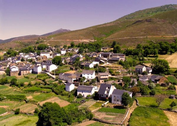 Leon Bierzo country house arial view