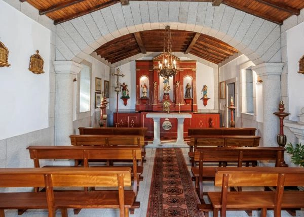  Galicia, La Coruña, Bergondo, Pazo de Armuño, capilla 1