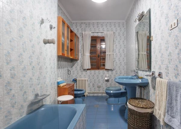 1897- Galicia, Rodeiro Pontevedra, chalet, baño 1