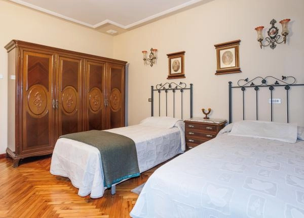 1897- Galicia, Rodeiro Pontevedra, chalet, habitacion 1