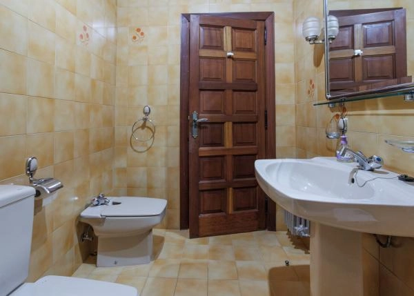 1897- Galicia, Rodeiro Pontevedra, chalet, baño 2