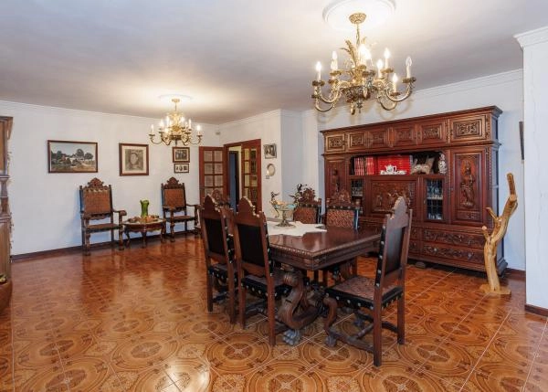 1897- Galicia, Rodeiro Pontevedra, chalet, comedor 