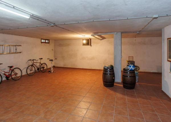 1897- Galicia, Rodeiro Pontevedra, chalet, garaje