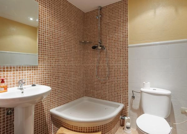 1897- Galicia, Rodeiro Pontevedra, chalet, baño 3