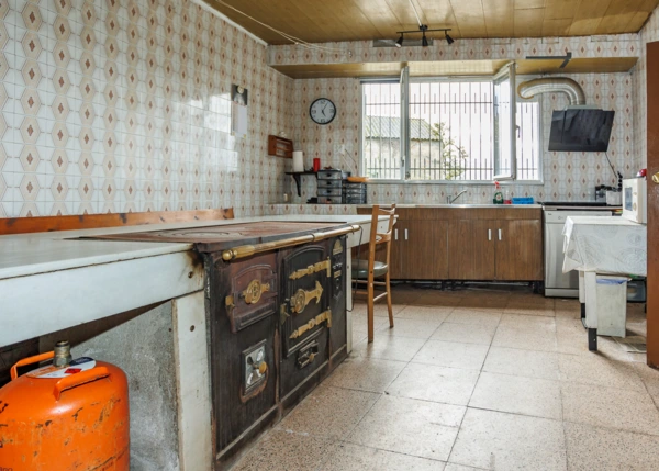 1556- Galicia, lugo Sarria, country house, kitchen