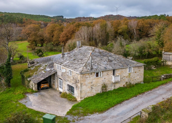 Galicia, Lugo, Sarria, casa de campo vista area 1