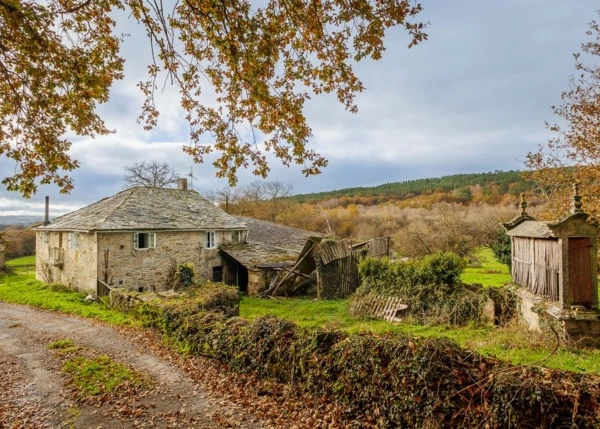 Galicia, Lugo, Sarria, casa de campo, vista lateral 