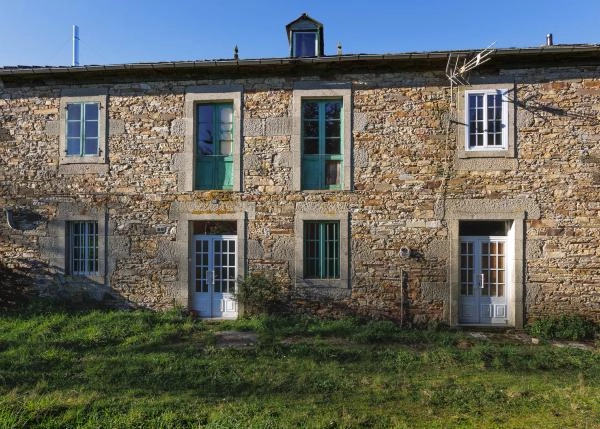 Galicia, Lugo, Begonte, casa de campo, vista de frente 1