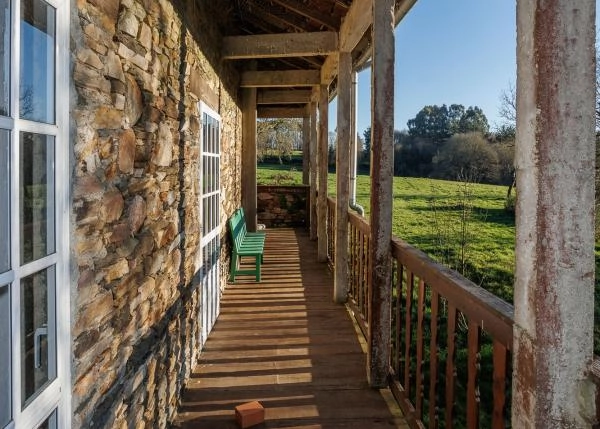 Galicia, Lugo, Begonte, casa de campo, balconada