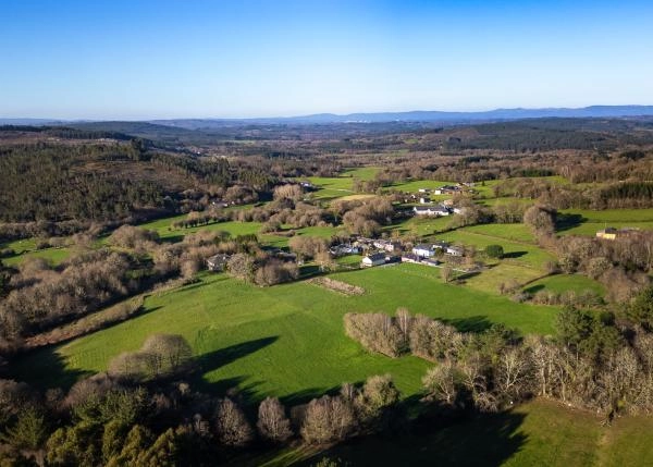  Galicia, Lugo, Begonte, casa de campo, vista area 3