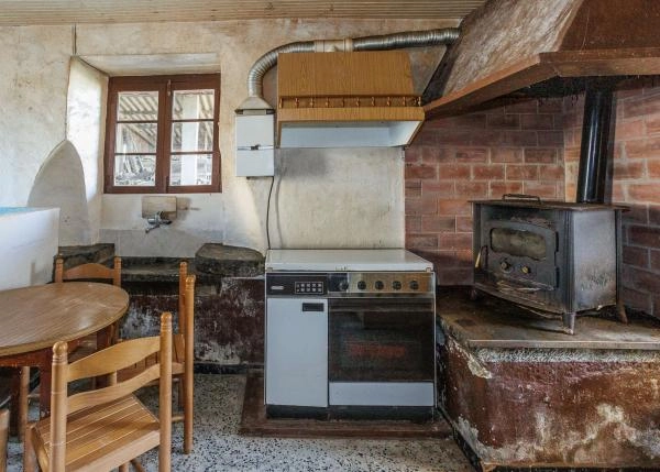 Galicia, Coruña, Ortiguiera, Country house, kitchen 