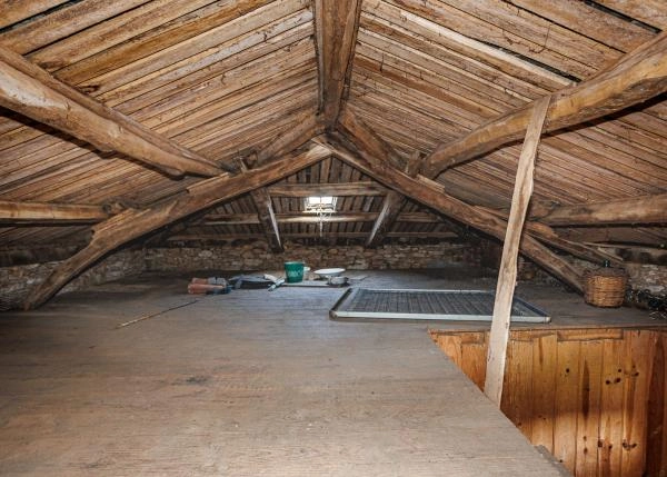  Galicia, Coruña, Ortiguiera, Country house, attic