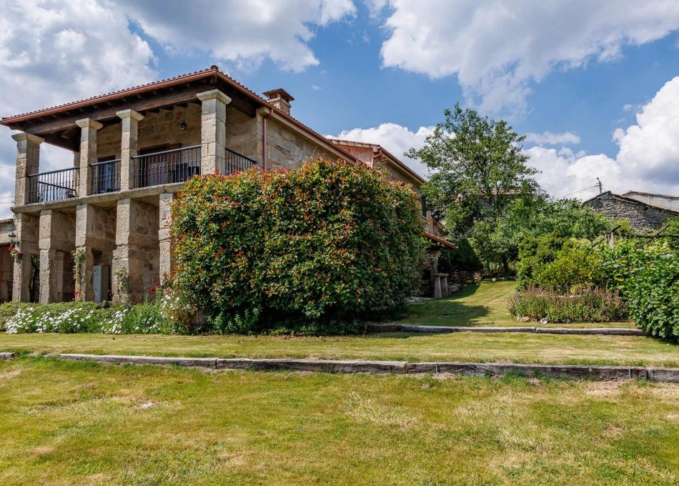 Galicia, Ourense, Cea, garden view