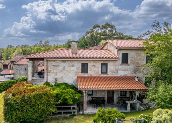 Galicia, Ourense, Cea, vista lateral