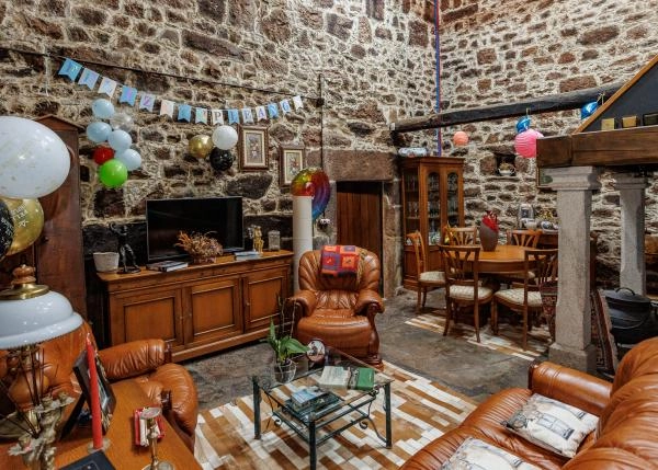 Galicia, Lugo, Sarria, casa de campo, lareira