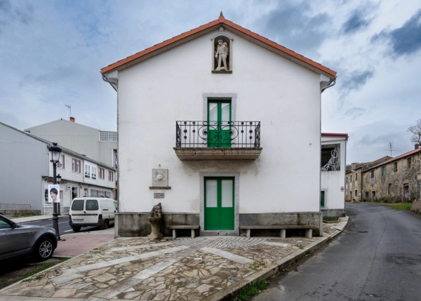  Galicia, Coruña, Sobrado, albergue peregrinos, vista desde calle 2