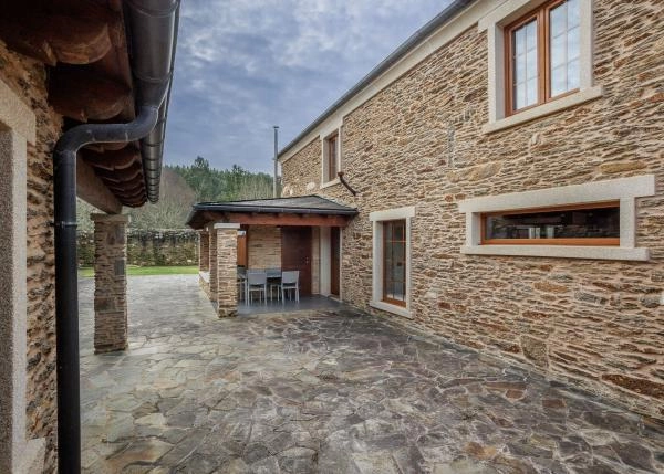 Galicia. Coruña, Mañon, country house, dining area