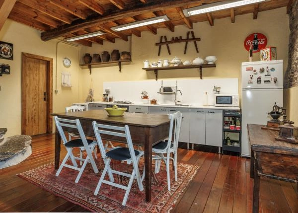 1972-Galicia, Coruña, As Pontes, casa rustica cocina 2