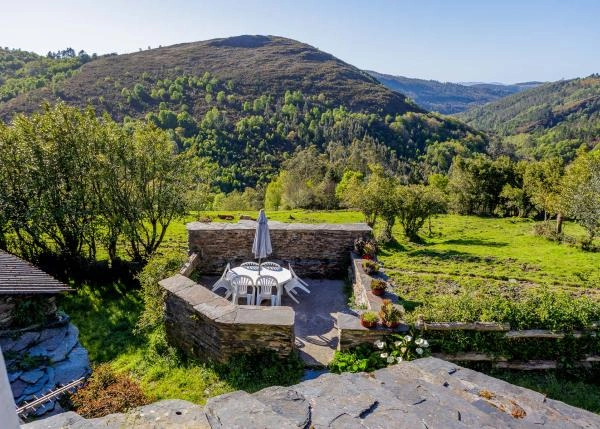 1972-Galicia, Coruña, As Pontes, casa rustica, vista area 5