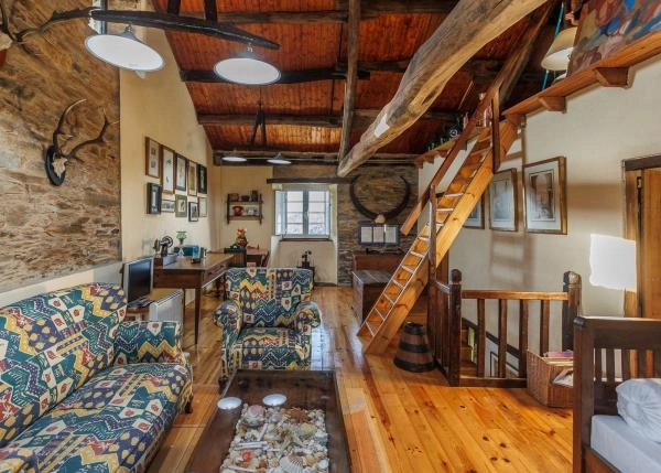 1972-Galicia, Coruña, As Pontes, casa rustica salon planta superior 1