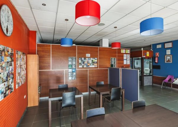 1975-Galicia, O Pino, pilgrims hostal, interior