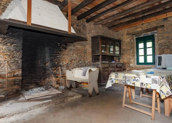 1984-Galicia, Lugo, casa rural, cocina 2