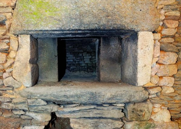 1984-Galicia, Lugo, casa rural, exterior horno