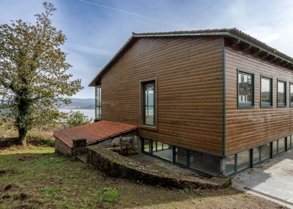 Galicia, La Coruña, Siavo, Noia, vista final de casa