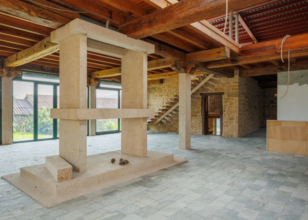 Galicia, La Coruña, Siavo, Noia, espacio principal con hoguera