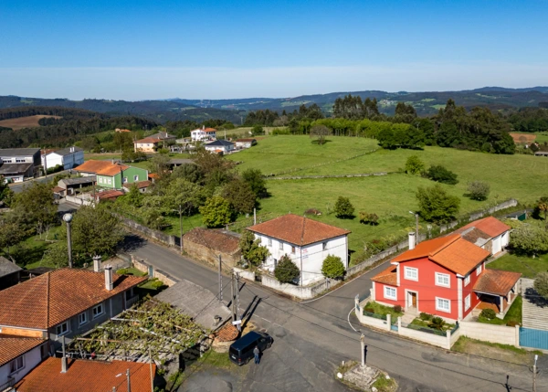 1997-Galicia, La Coruña, santiso, country house, arial view