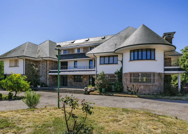 1999 -Galicia, Orense, country house frontal view 1