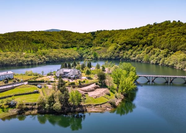  Galicia, Orense, casa de campo vista aérea 1