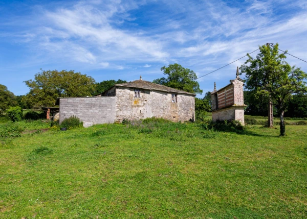 1763- Galicia, Lugo, Sarria view from fields 2