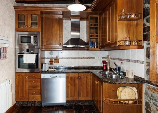 Galicia, Lugo, Navia de Suarna, cocina casa de campo