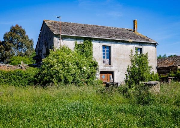 2019- Lugo, Cospeito, casa rustica, vista frente 1