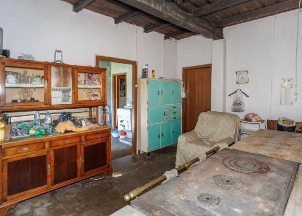 2019- Lugo, Cospeito country house, kitchen 3