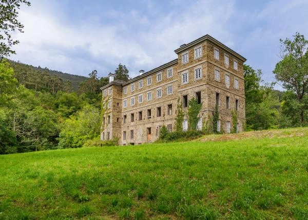 Asturias,  Castropol, view fronte- lateral