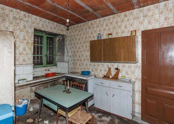 2051-Galicia, Lugo, Begonte, casa de campo cocina