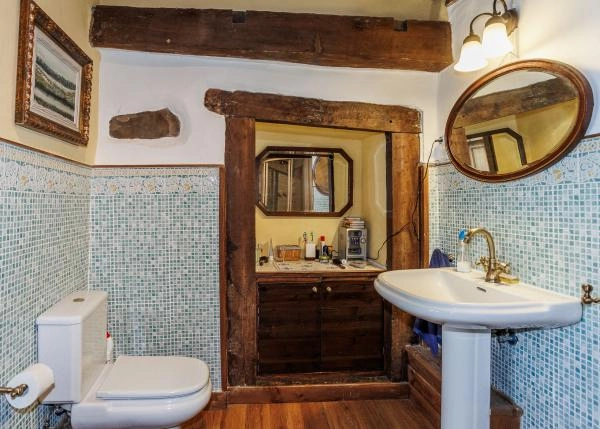 Asturias, Allende baño 2